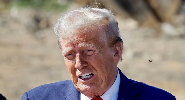 Trump o pokušaju atentata: Nadnaravna ruka me oborila na tlo